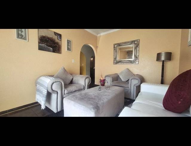 3 BEDROOM HOUSE FOR SALE IN GLEN MARAIS